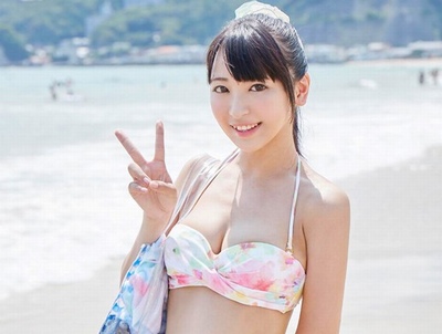 ビーチでもひときわ目立っていた水着美少女♡MM号の中で真正中出しｗ