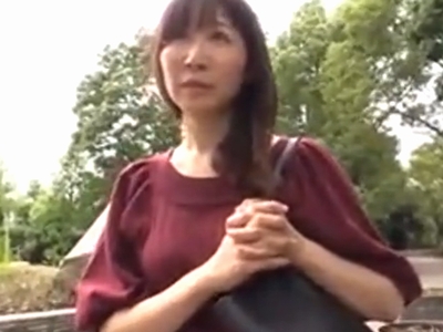 「ぁああ♡イッチャぅう♡」バックから激ピストンで狂ったようにイキ続ける素人妻