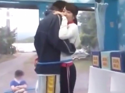 彼氏じゃないのに‥ラップ越しキスで発情して一線を越えちゃう素人娘ｗｗｗ