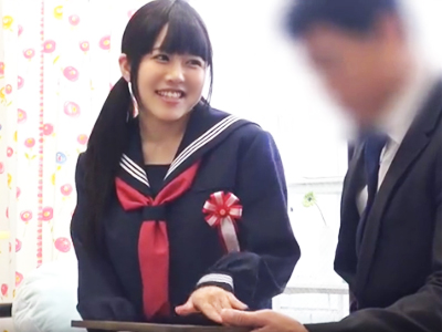 「ええ♡中♡？ヤバ‥」卒業式直後のJK娘にお父さんが発情してお祝い膣内射精ｗｗ